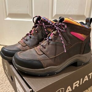 Ariat Terrain Women’s Sz 8